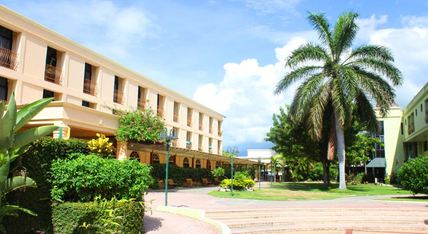 Knutsford Court Hotel